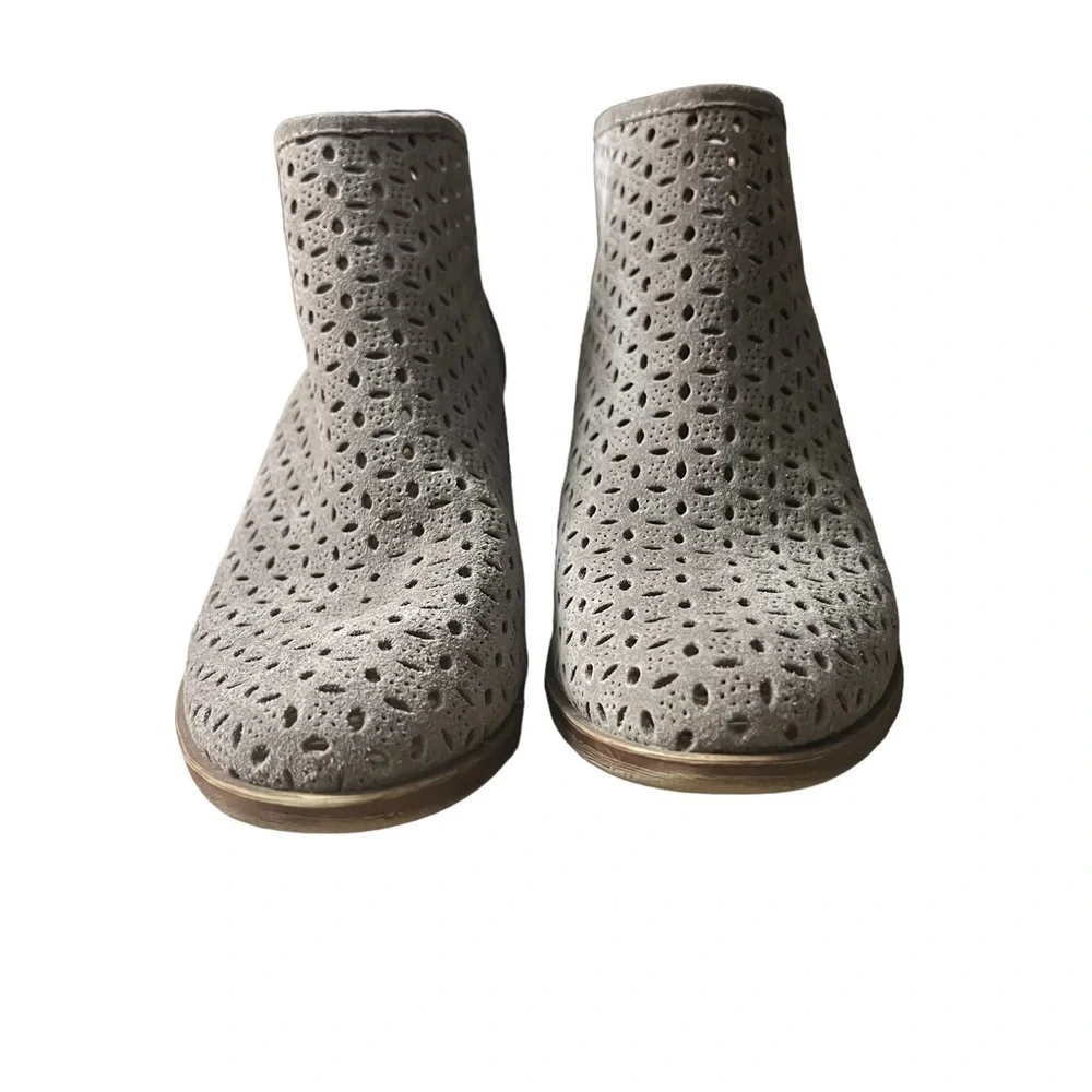 LUCKY BRAND Basel Perforated Booties in Tan with Stacked Wood Heel Size 7.5
